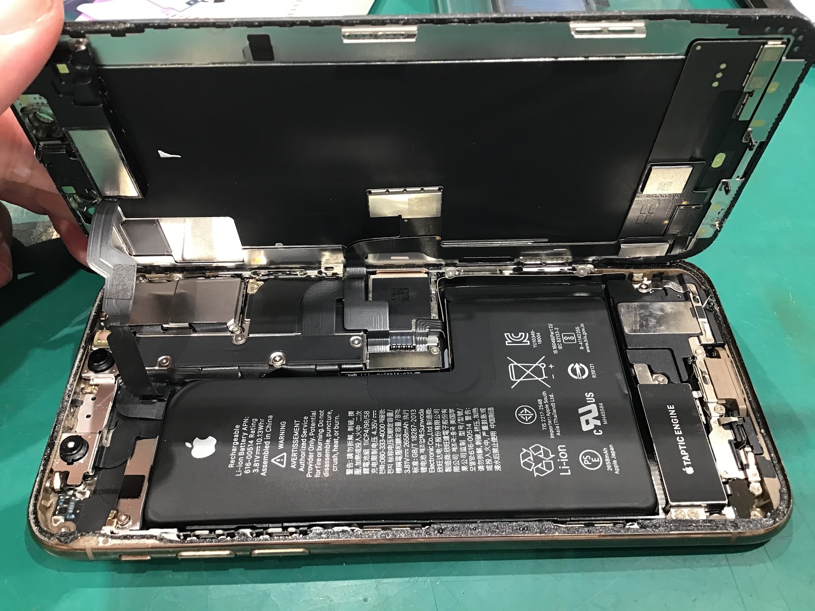 iPhoneXSのバッテリー交換を承りました！【スマホ修理工房西八王子店】